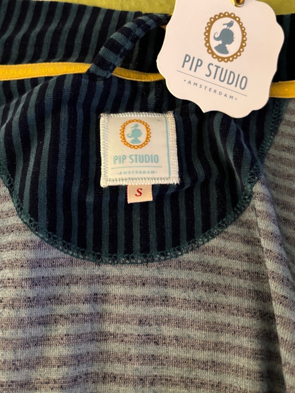 PIP VELOUR WRAP ROBE SIZE SMALL - Picture 5 of 5